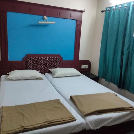 Anjana Hotels Theni Exteriör bild