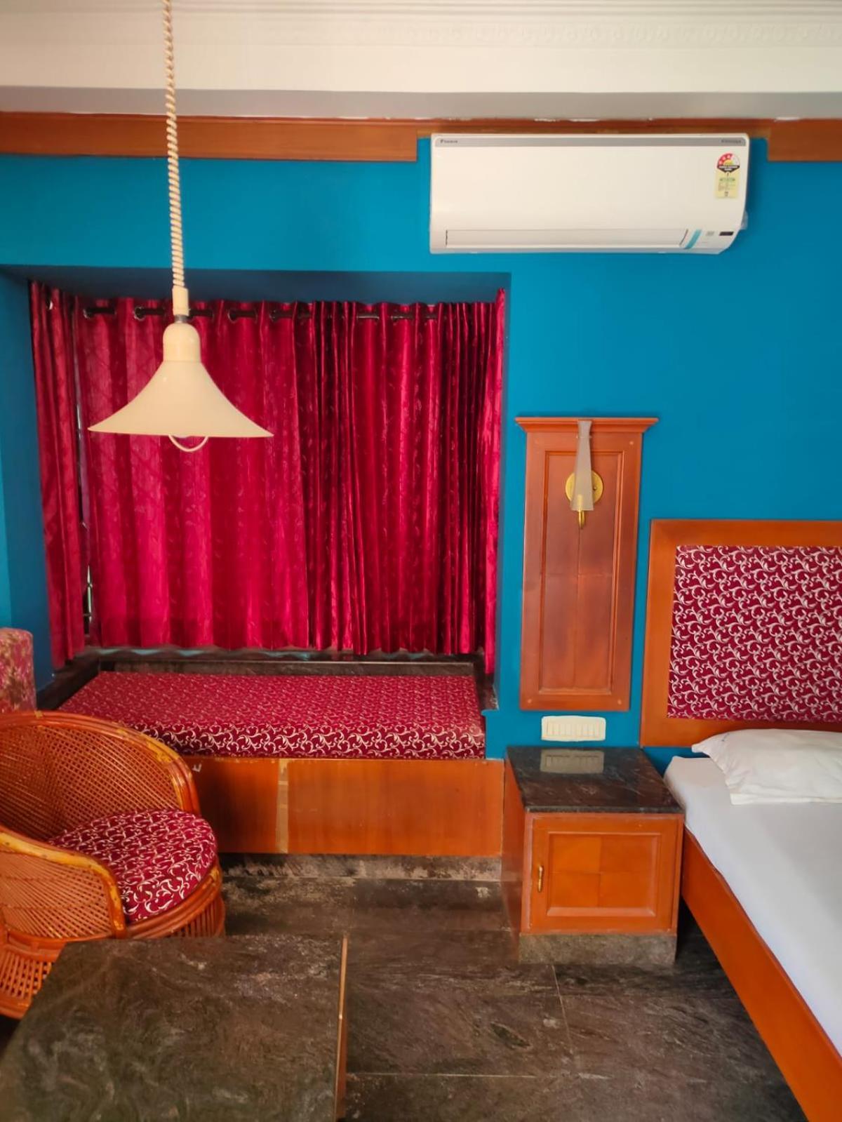 Anjana Hotels Theni Exteriör bild