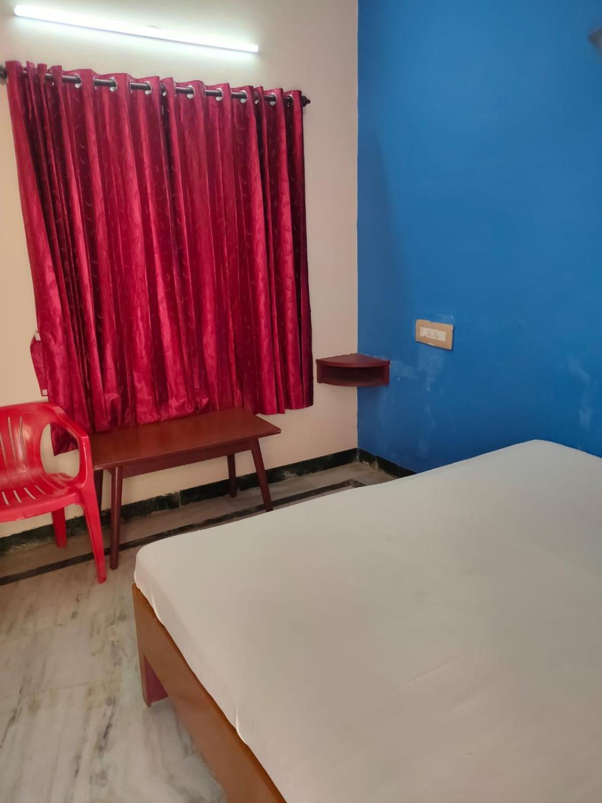 Anjana Hotels Theni Exteriör bild